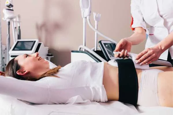 woman having body sculpting to help improve her body image and her mental health Grimsby